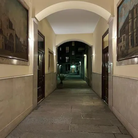 Apartament Il Nido Del Centro Storico-a Due Passi Dai Navigli E Dal Duomo *